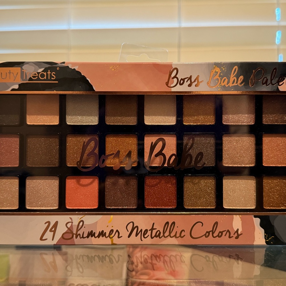 Beauty Treats Boss Babe Eyeshadow Palette - 24 Shimmer Metallic Colors